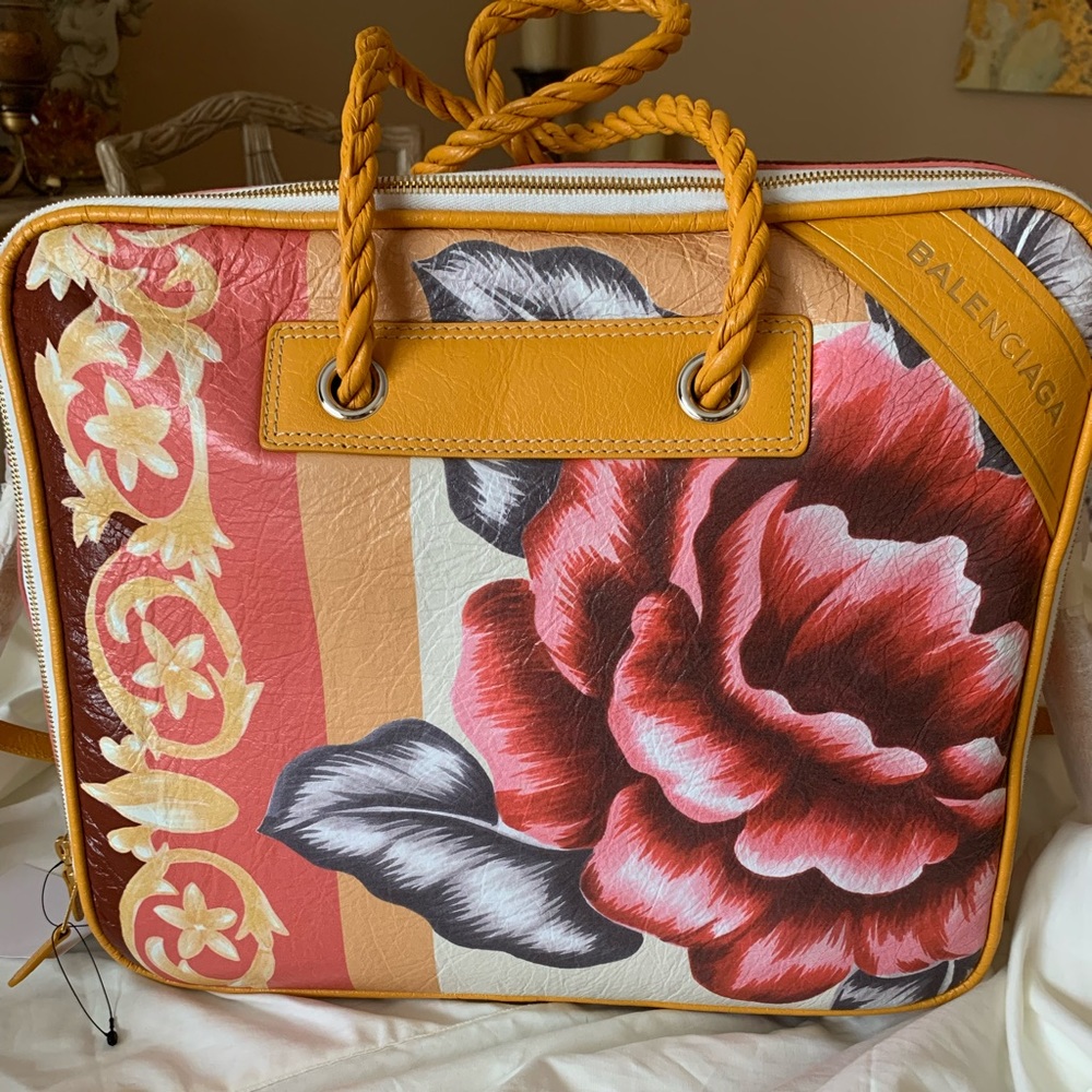NEW Balenciaga Agneau yellow Blanket Square Tote